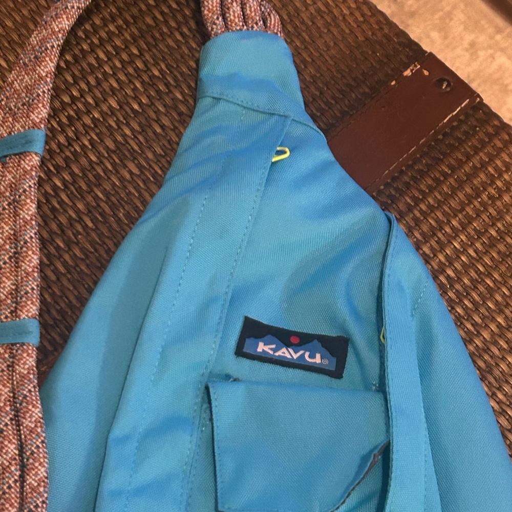 Kavu Teal Blue Crossbody Sling Bag - Picture 3 of 7
